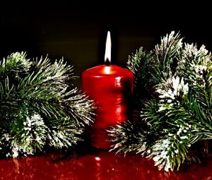 Preview wallpaper twigs, pine needles, christmas candle, surface