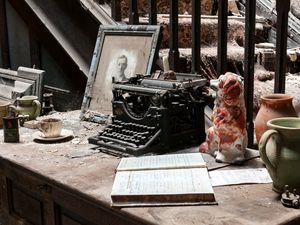 Preview wallpaper typewriter, background, dust