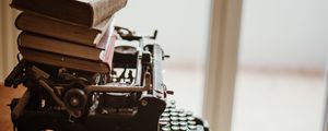 Preview wallpaper typewriter, books, vintage