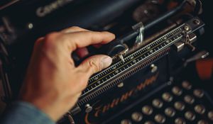 Preview wallpaper typewriter, hand, vintage