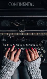 Preview wallpaper typewriter, hands, manicure, jewelry