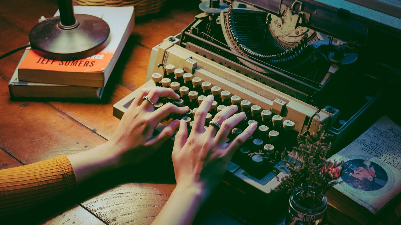 Wallpaper typewriter, hands, vintage, light