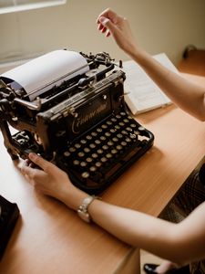 Preview wallpaper typewriter, keys, hands, aesthetics