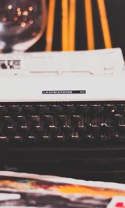 Preview wallpaper typewriter, retro, keys