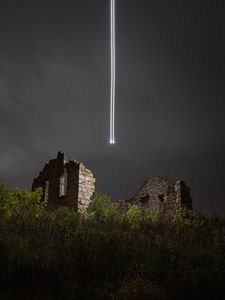 Preview wallpaper ufo, night, ruins, bushes