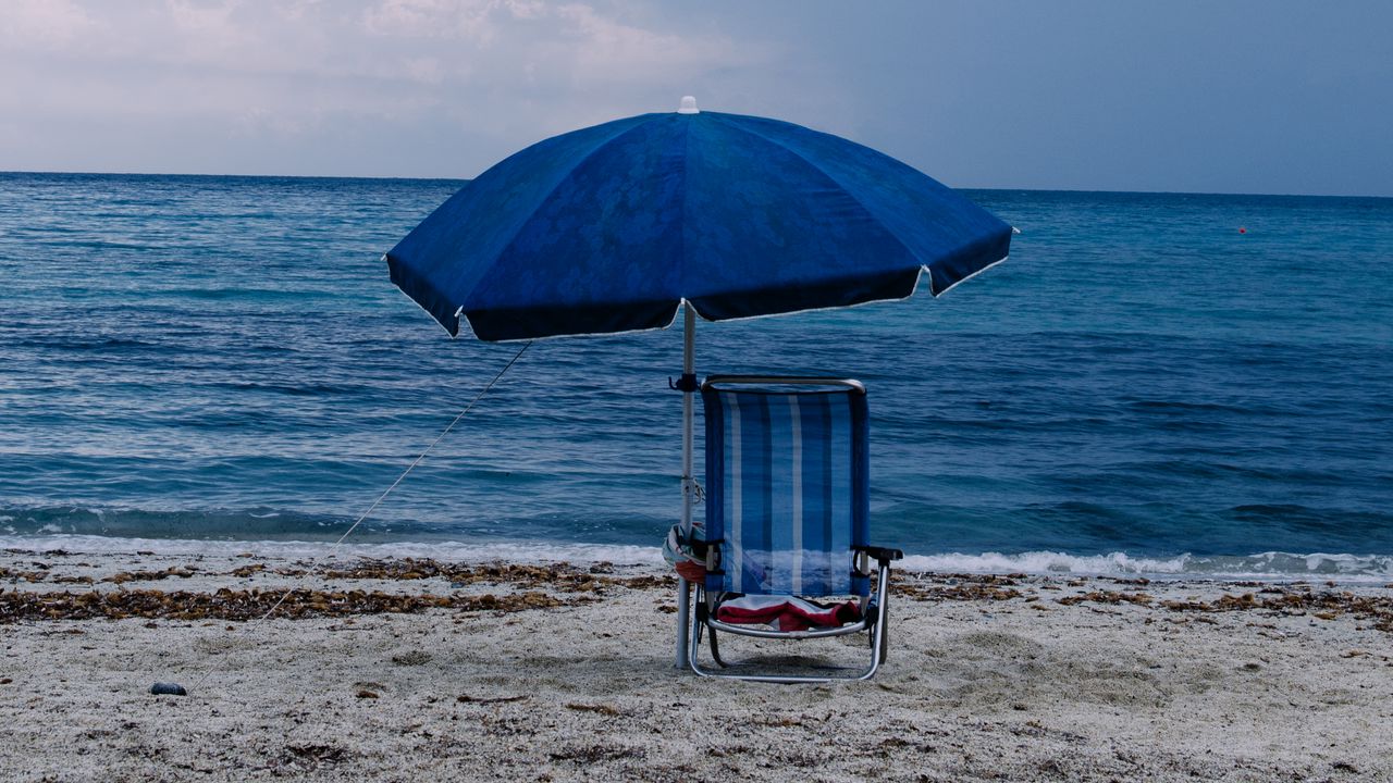 Wallpaper umbrella, deck chair, beach, sea, blue