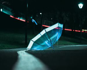 Preview wallpaper umbrella, light, glow, night, dark