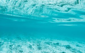 Preview wallpaper under water, depth, bottom, waves, transparent, blue