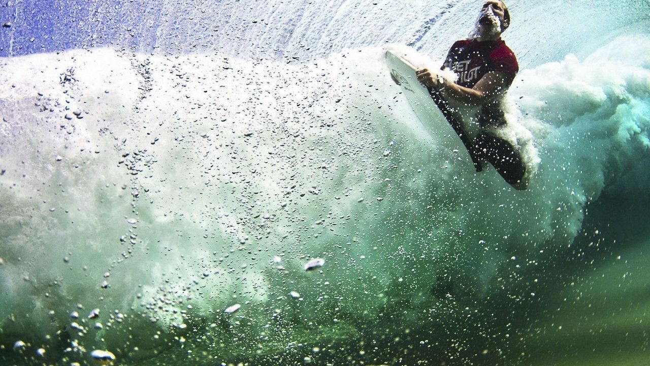 Wallpaper under water, surfing, board, guy, sea, bubbles