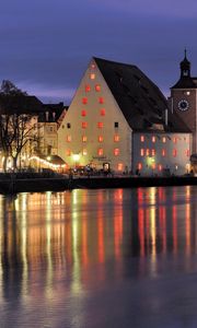 Preview wallpaper universitat regensburg, germany, evening, building, street