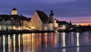 Preview wallpaper universitat regensburg, germany, evening, building, street