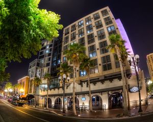 Preview wallpaper usa, road, san - diego, trees, palms, night