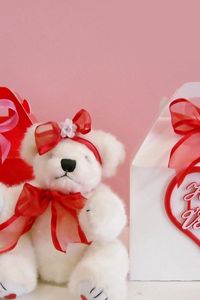 Preview wallpaper valentines day, bear, sitting, gifts, hearts, bows