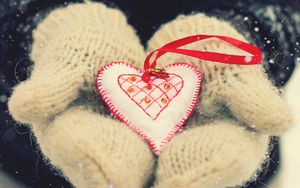 Preview wallpaper valentines day, love, heart, mittens, hands