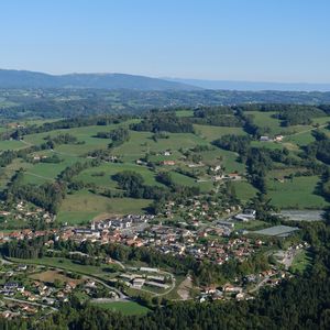 Preview wallpaper valley, houses, trees, nature, aerial view