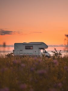 Preview wallpaper van, car, side view, sunset, horizon