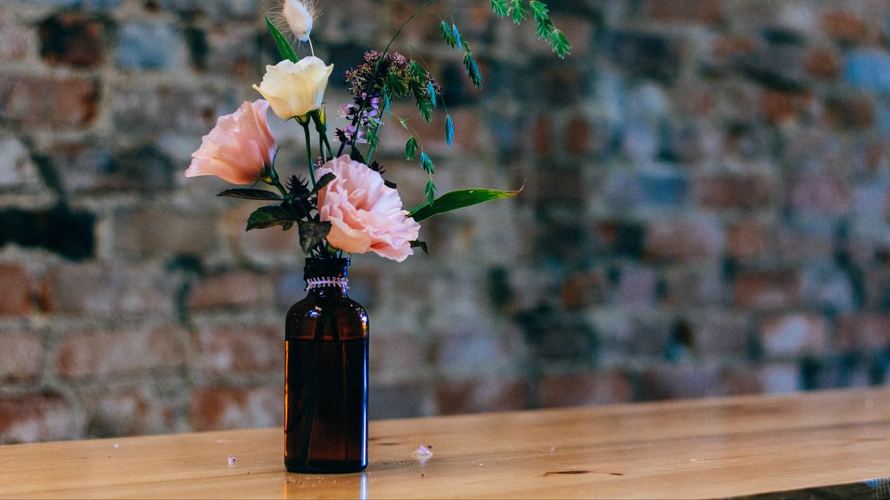 Wallpaper vase, bottle, flowers