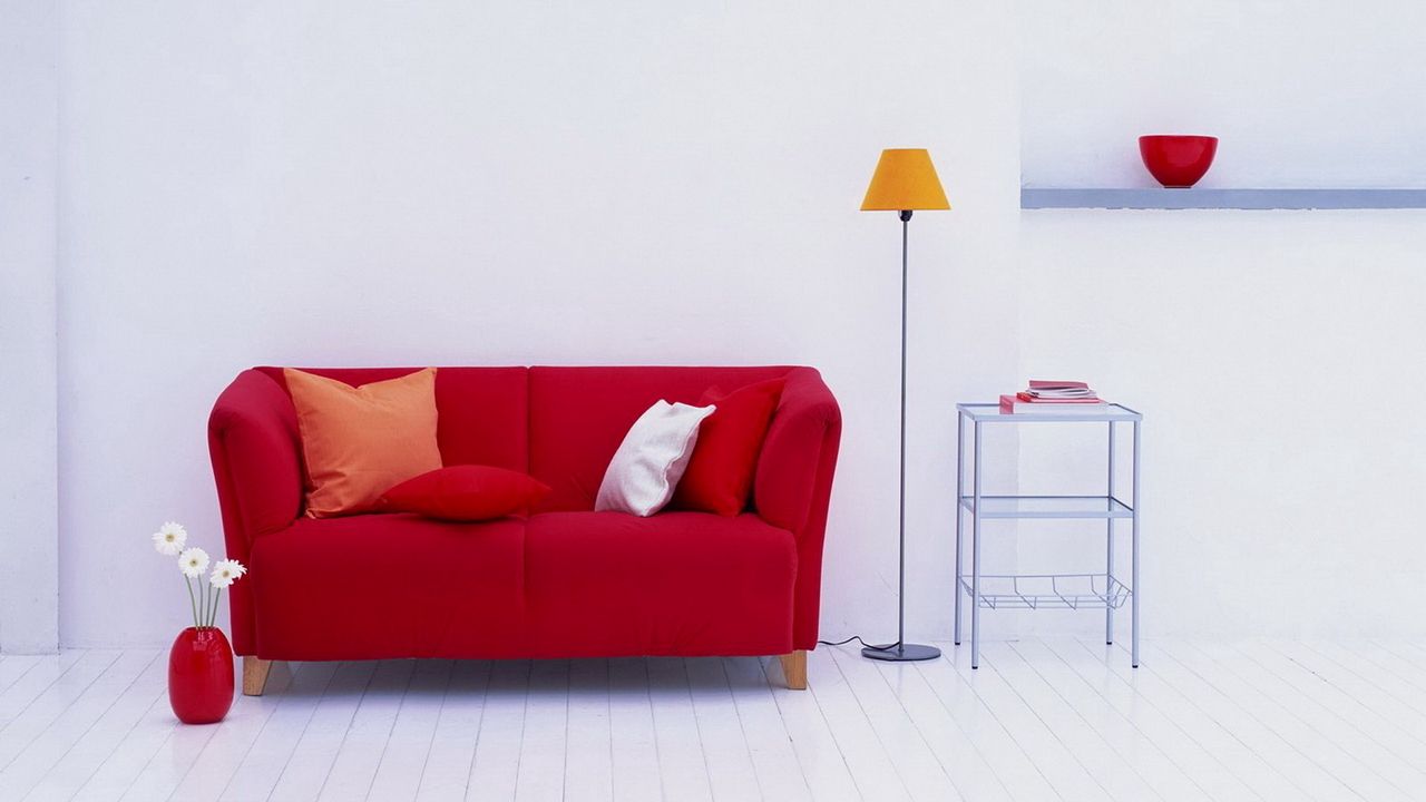 Wallpaper vase, sofa, lamp, pillows, flowers