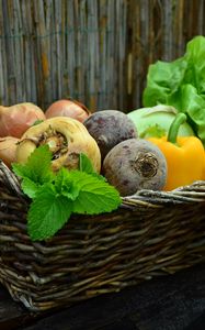 Preview wallpaper vegetables, basket, beet, radish, parsley