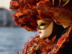 Preview wallpaper venice, carnival, mask, outfit