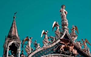 Preview wallpaper venice, statues, roof, architecture, angels, heaven
