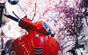 Preview wallpaper vespa, scooter, red, sakura