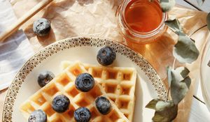 Preview wallpaper viennese waffles, blueberries, berries, honey