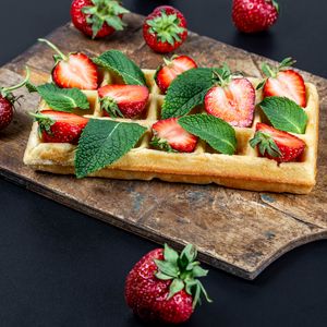 Preview wallpaper viennese waffles, waffles, strawberries, berries, fruits