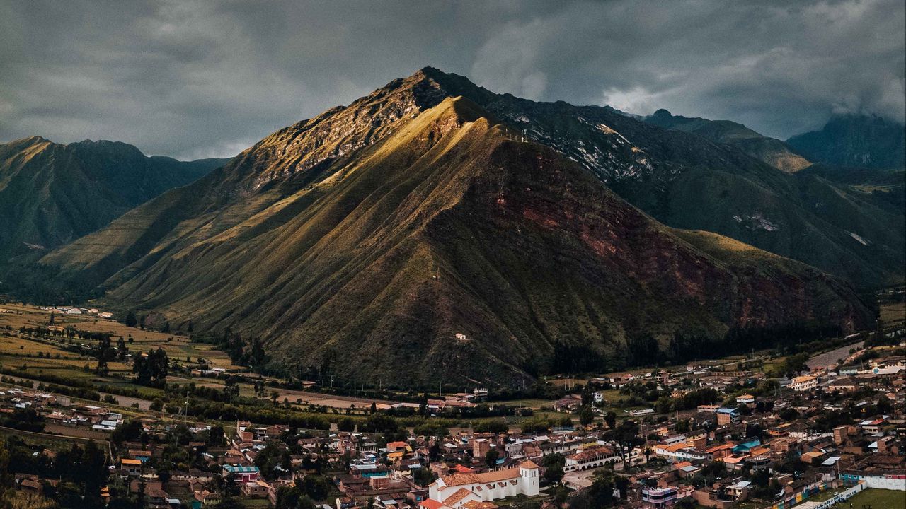 Wallpaper village, mountains, peru