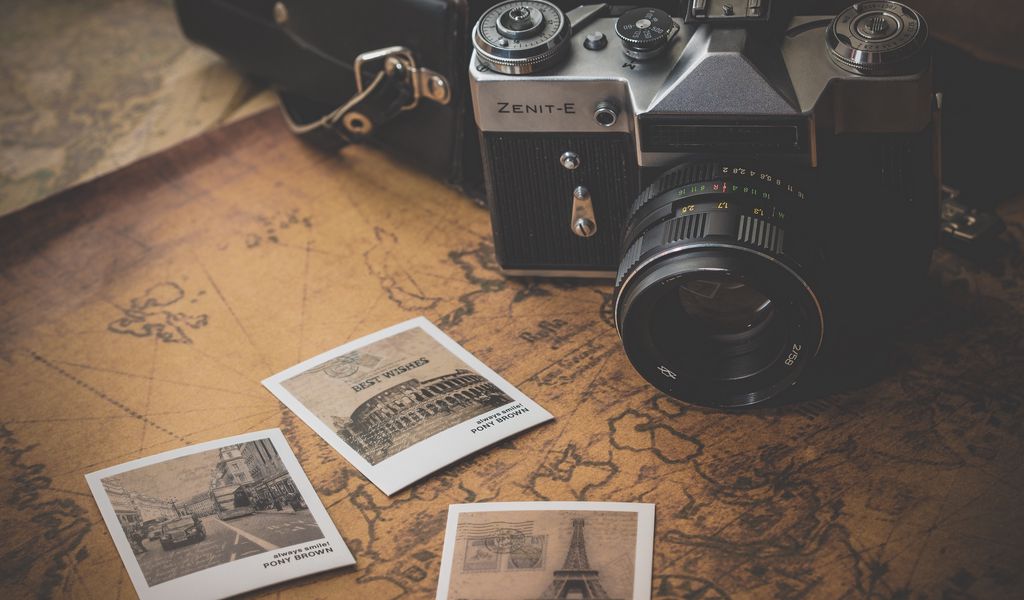 1024x600 Wallpaper vintage, retro, camera, map, photos, travel