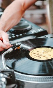 Preview wallpaper vinyl record player, vinyl record, hand, music, retro