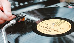 Preview wallpaper vinyl record player, vinyl record, hand, music, retro