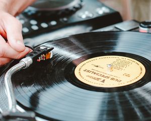 Preview wallpaper vinyl record player, vinyl record, hand, music, retro