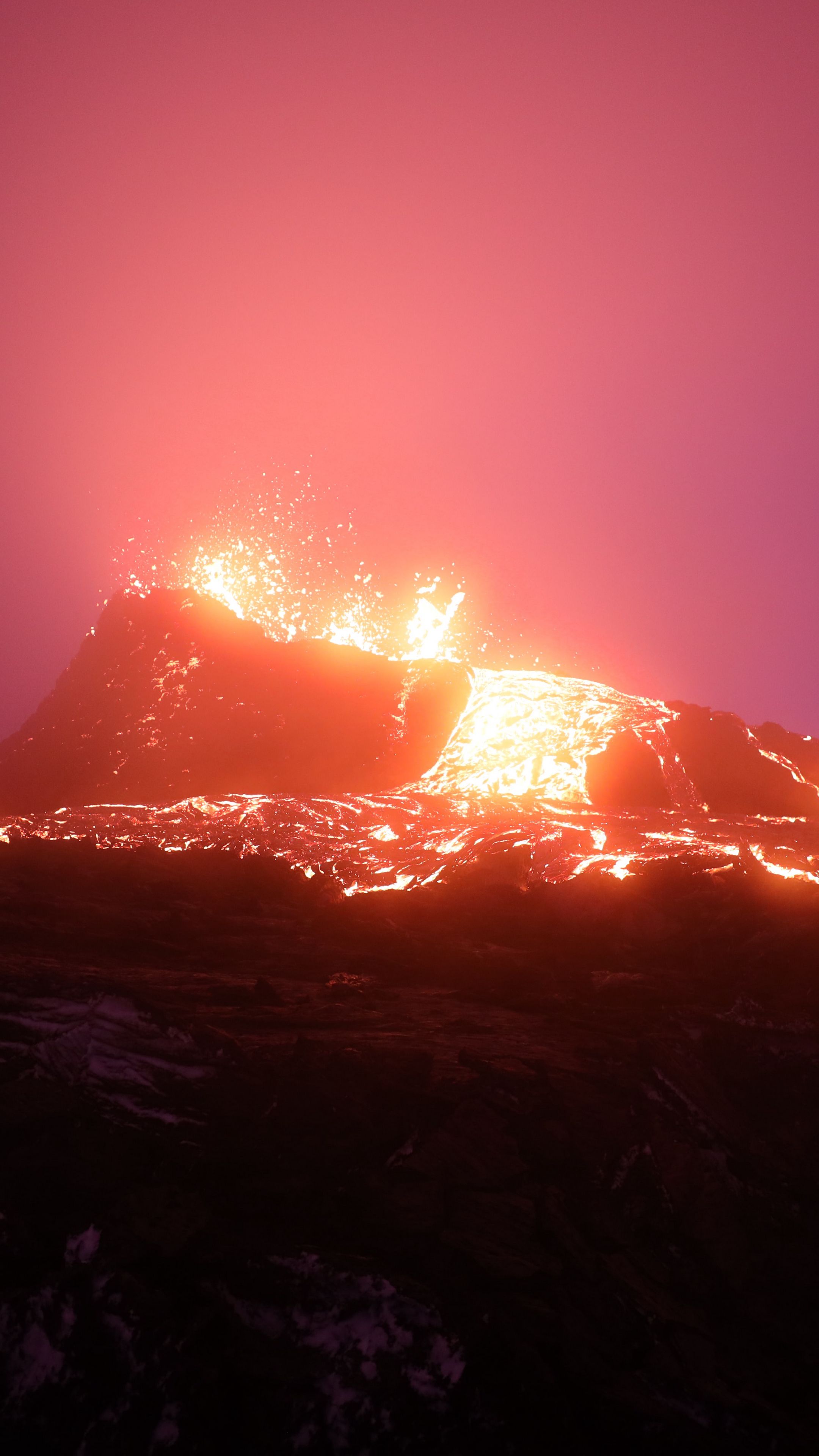 2160x3840 Wallpaper volcano, eruption, lava, hot