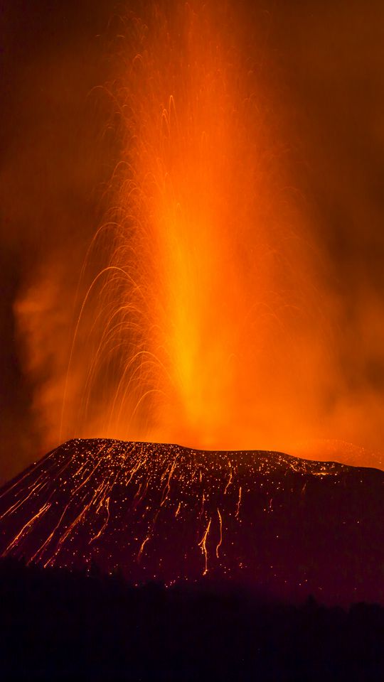 Download wallpaper 540x960 volcano, eruption, lava, splashes samsung ...