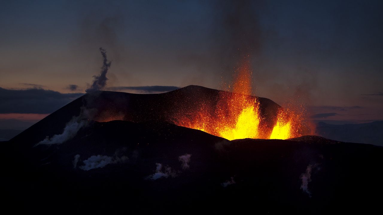 Wallpaper volcano, eruption, night, lava, fountain