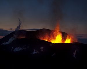 Preview wallpaper volcano, eruption, night, lava, fountain