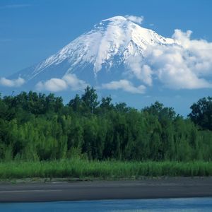 Preview wallpaper volcano, kamchatka, wood