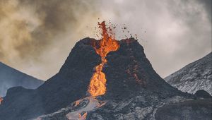 Preview wallpaper volcano, lava, eruption, hot