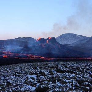 Preview wallpaper volcano, lava, eruption, smoke, nature