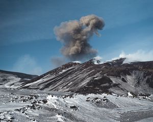 Preview wallpaper volcano, mountain, cloud, ash