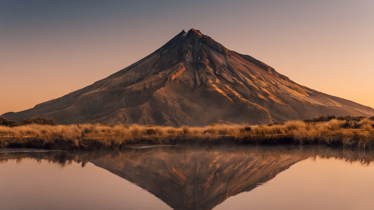 Wallpaper volcano, peak, reflection