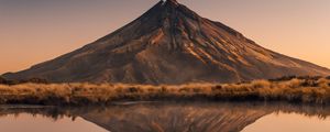 Preview wallpaper volcano, peak, reflection