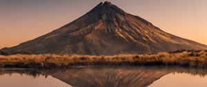 Preview wallpaper volcano, peak, reflection