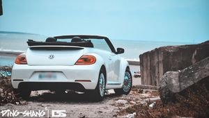 Preview wallpaper volkswagen beetle, cabriolet, white, sea