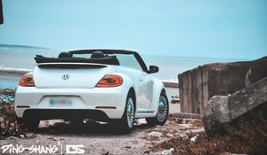 Preview wallpaper volkswagen beetle, cabriolet, white, sea