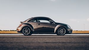 Preview wallpaper volkswagen beetle, volkswagen, car, side view