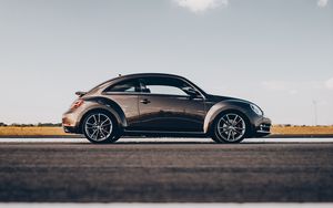 Preview wallpaper volkswagen beetle, volkswagen, car, side view