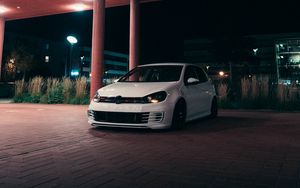 Preview wallpaper volkswagen golf gti, volkswagen, car, white, parking