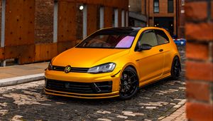 Preview wallpaper volkswagen golf mk5, volkswagen, car, front view, yellow